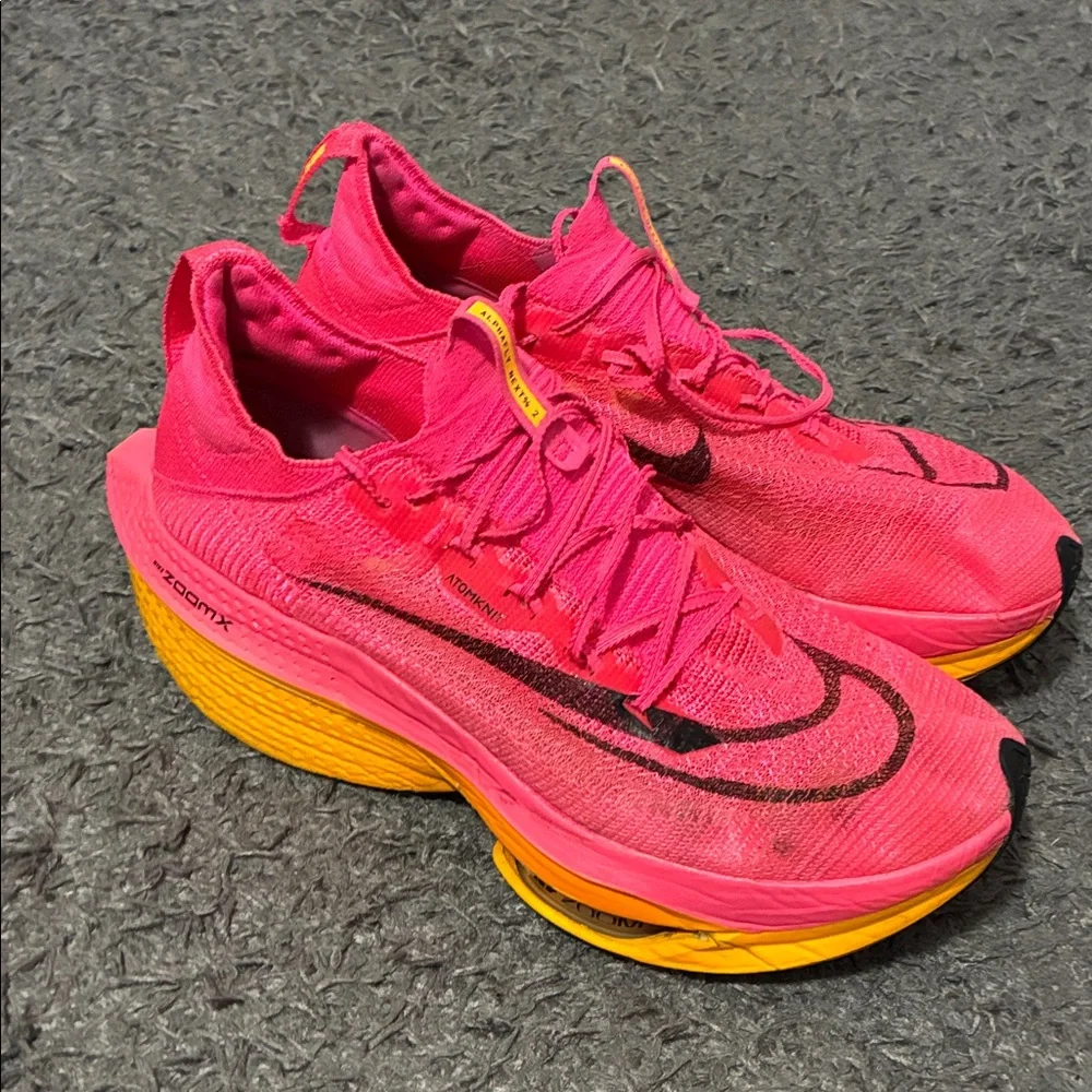 Nike Men's Athletic Shoes Pink and Yellow